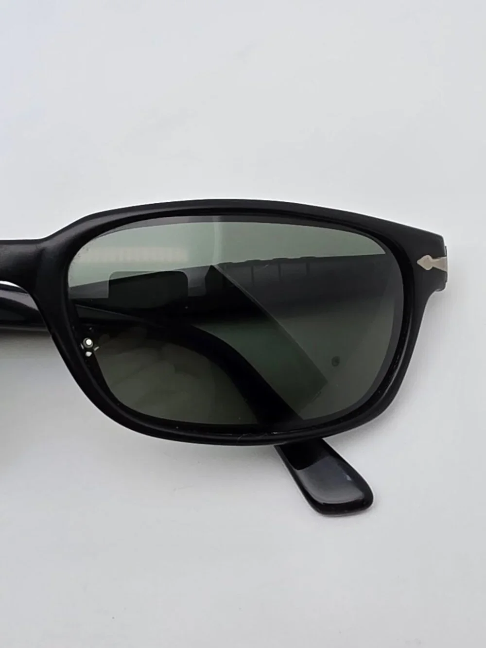 Persol this listing